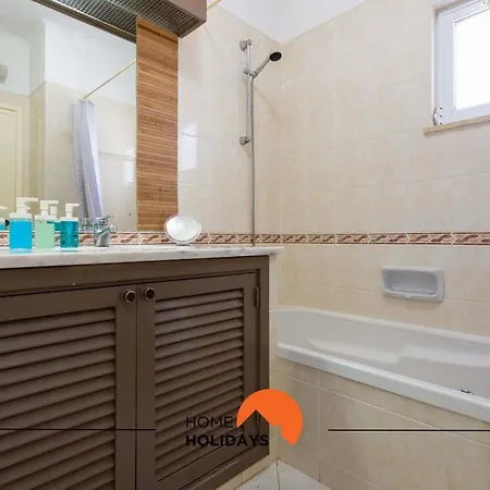 #121 Aconchegante T1 Em By Holidays Appartement