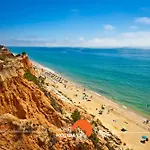 #121 Aconchegante T1 Em By Holidays Apartment